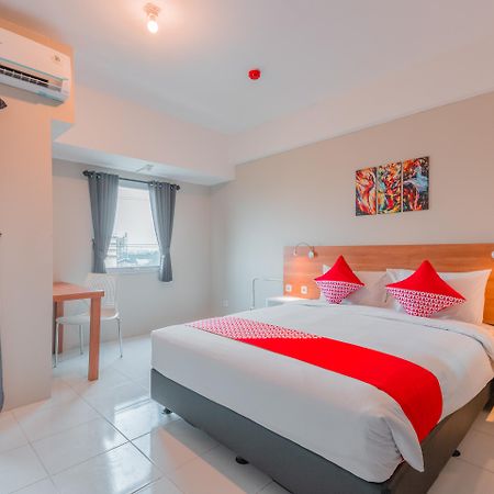 Hotel Flagship 750 Mont Blanc Bekasi Esterno foto