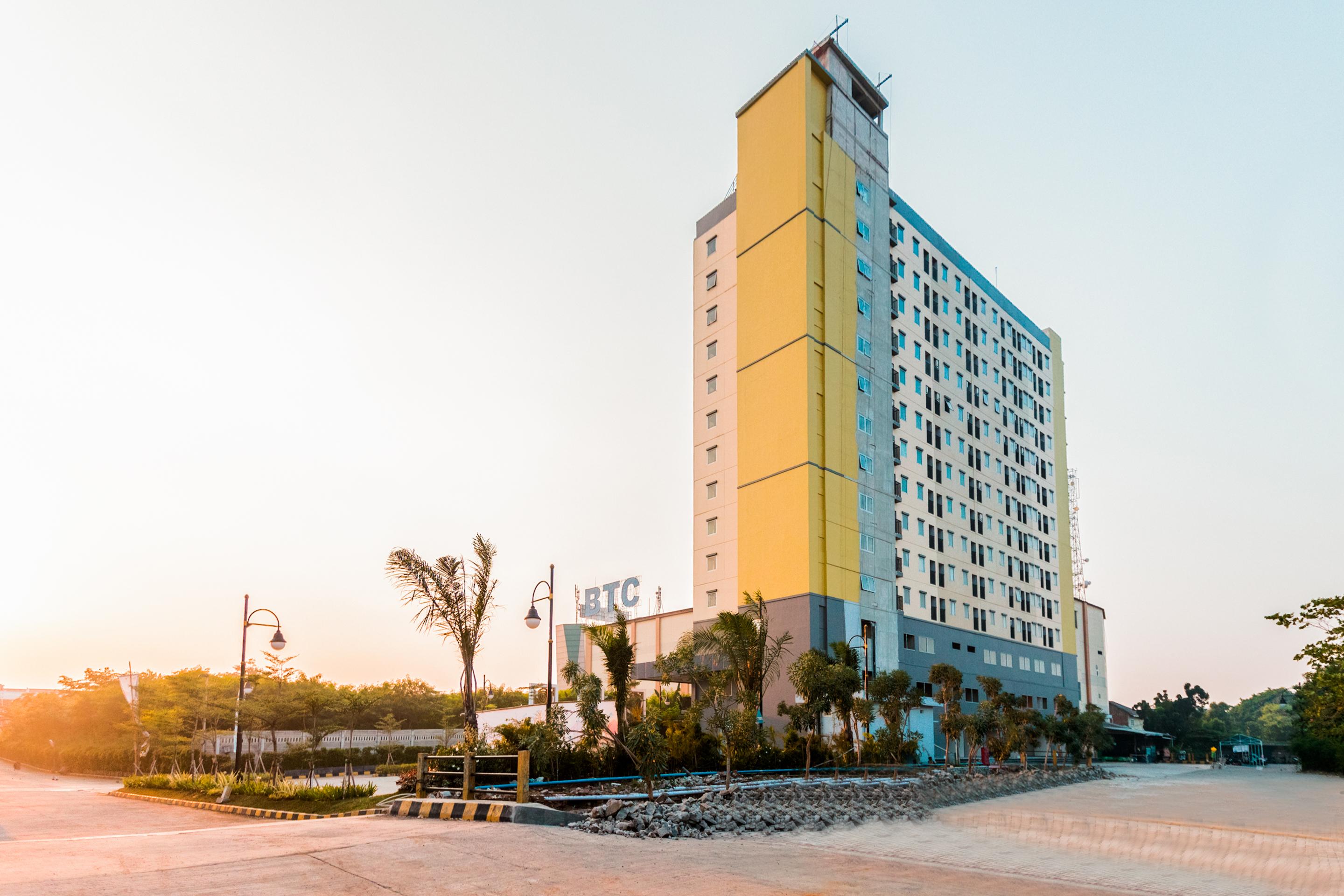 Hotel Flagship 750 Mont Blanc Bekasi Esterno foto