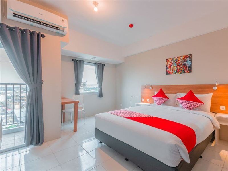 Hotel Flagship 750 Mont Blanc Bekasi Esterno foto